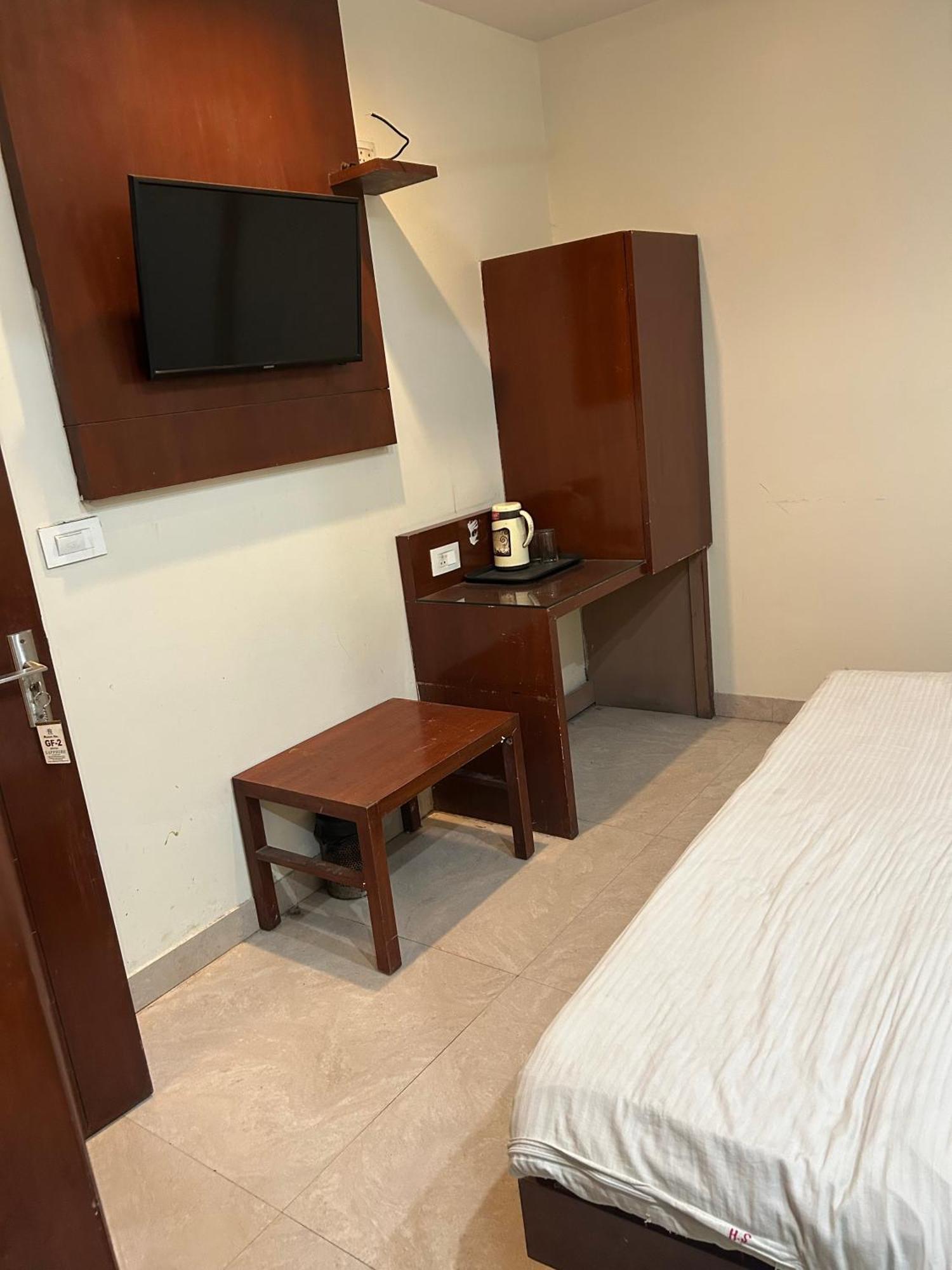 Guest house Hare Krishna Near Railway Station