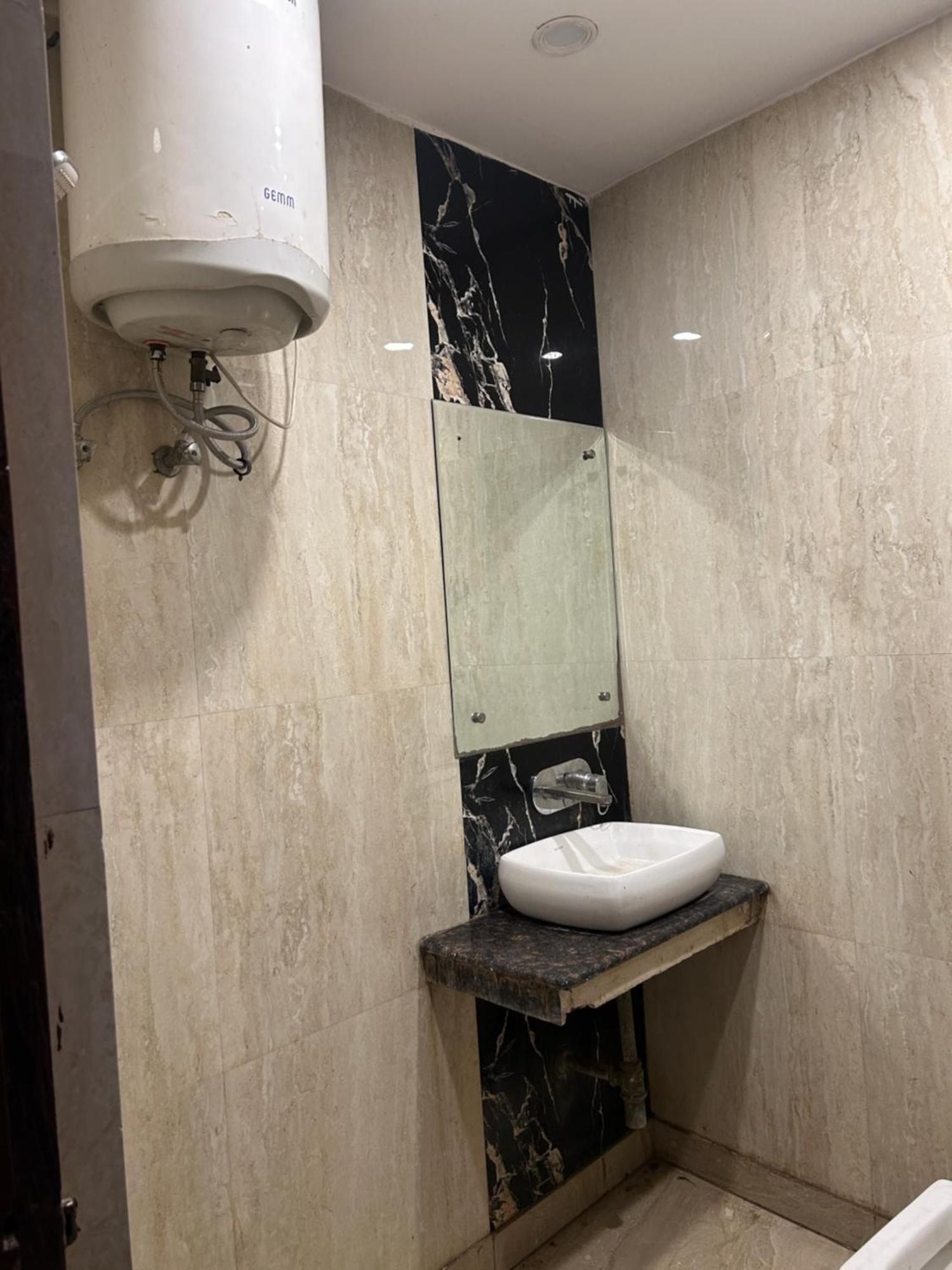 Guest house Hare Krishna Near Railway Station New Delhi